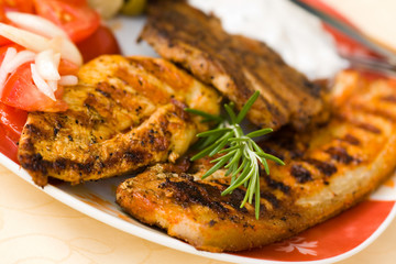 Grill,Geflügel und Bauchspeck