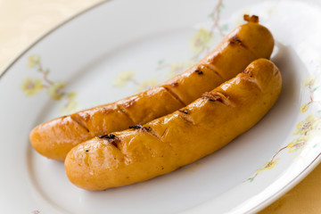 Bratwurst , gegrillt