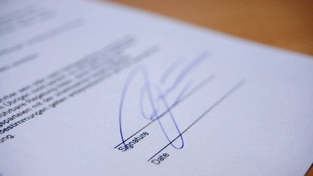 HD720p Signature on a business document