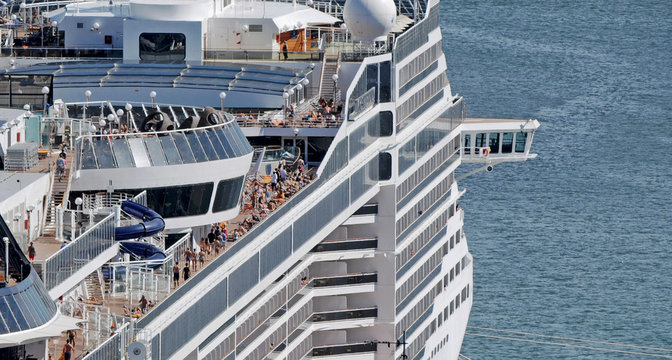 holyday ship