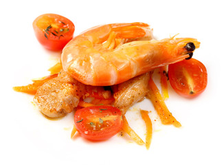 Salad of shrimp, fish, tomatoes