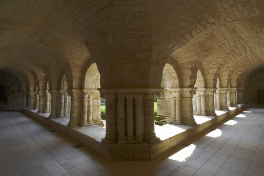 abbaye de nieul sur l'autise en vend&eacute;e