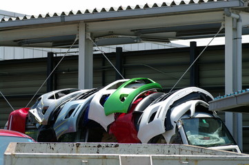 事故車のバンパー
