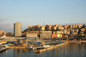 Fototapeta na wymiar Port w Genui