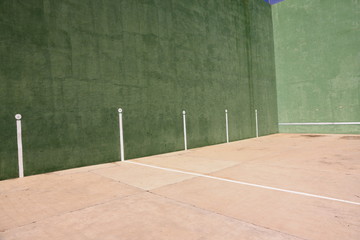 Fronton court