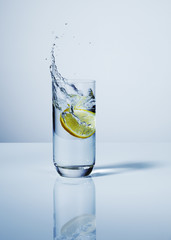 Glas Wasser 02