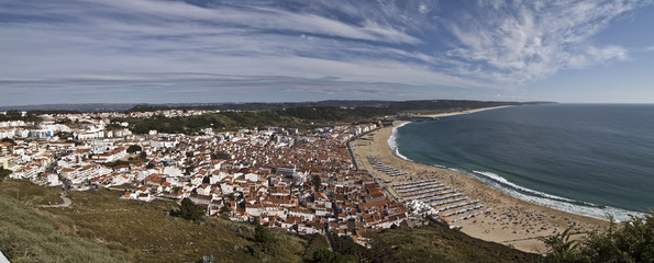 Panorámica de la ciudad de Nazaré en Portugal.