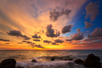 Fototapeta na wymiar Tropical sunset on the beach. Thailand