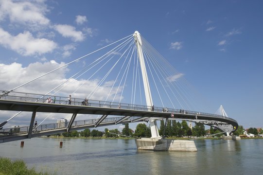 passerelle sur le rhin &agrave; strasbourg
