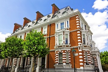 Naklejka premium Large house in London's wealthy neighborhood Notting Hill.