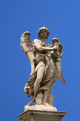 Fototapeta na wymiar Statua moście Castel Sant'Angelo
