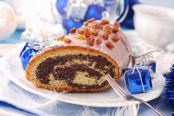 poppy cake with nuts for christmas