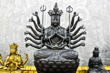 Kuanim thousand hands