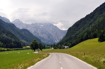 Fototapeta na wymiar scenic valley road with mountains
