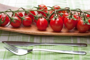 tomatoes fork and knife