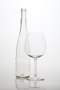 Wineglass and winebottle
