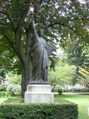 Statue de la liberté des jardins du Luxembourg