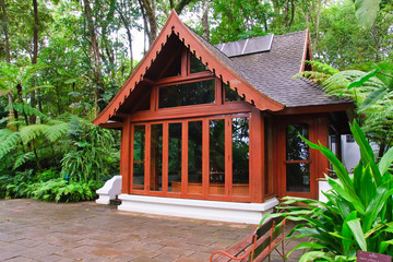 Naklejka premium Wooden hall in park