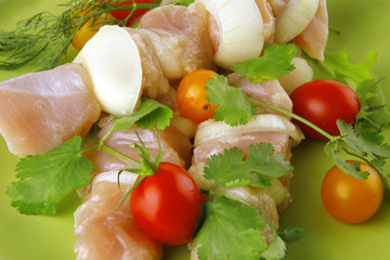 uncooked chicken kebabs