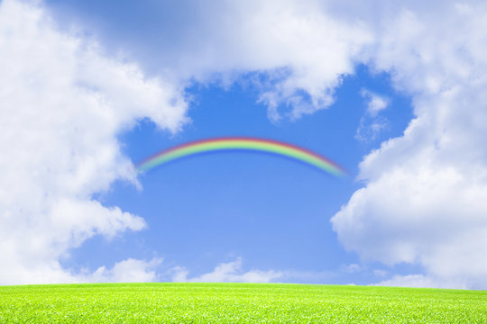 青空と草原と虹
