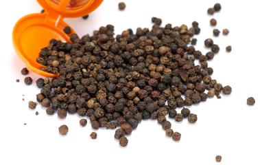 graines poivre, fond blanc