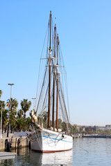 Obraz premium Ship in Barcelona port