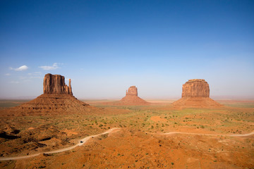 Fototapeta na wymiar Monument Valley 3