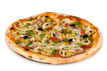 pizza mit champignons,schinken,oliven