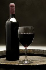 bicchiere di vino e bottiglia