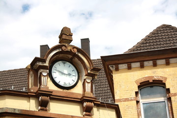 altes bahnhofsgebäude