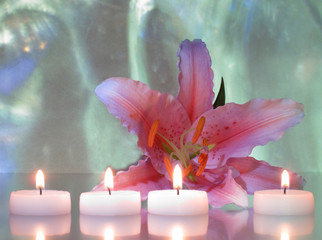 Lilienblüte, Kerzen