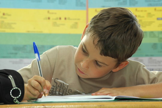 El&egrave;ve en classe.