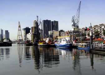 Fototapeta na wymiar Muzeum Port w Rotterdamie