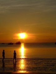 Fototapeta premium Gold sunset over beach, Thailand.