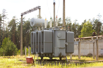The high-voltage transformer