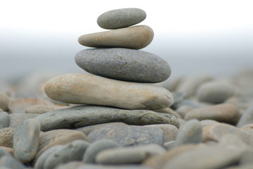 Fototapeta na wymiar Stos kamieni na plaży