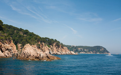 Fototapeta na wymiar Cliff coast of Costa Brava