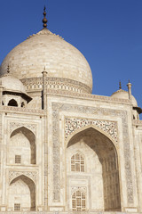 Fototapeta na wymiar Taj Mahal od Wschodniej Bramy.