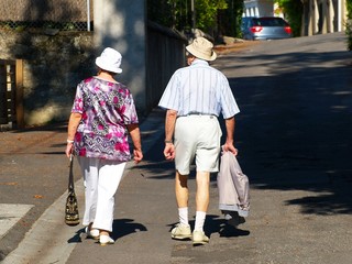 Retraités en promenade