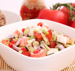 Salat mit Surimi