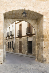 arco en Plaza de la Hora, Pastrana, España