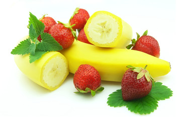 Fototapeta na wymiar Strawberry with banana