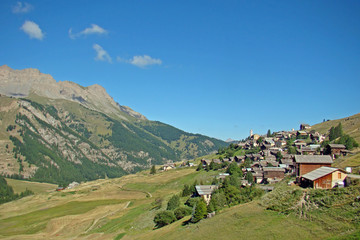Le village de Saint-Véran dans le Queyras