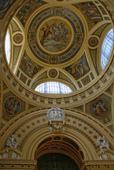 Fototapeta na wymiar Plafond aux bains Szechenyi a budapest