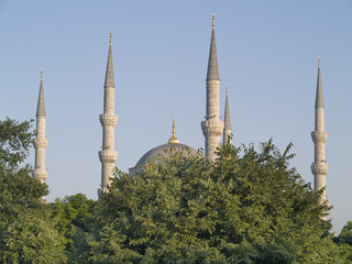 Fototapeta na wymiar Minaretes de Estambul, Turquía