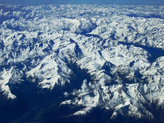 panorama aerien sur les montagnes
