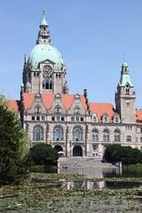 Fototapeta na wymiar Neues Rathaus w Hanowerze