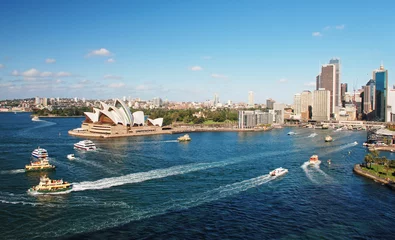 Photo sur Plexiglas Sydney Opéra de Sydney avec des ferries à foregournd