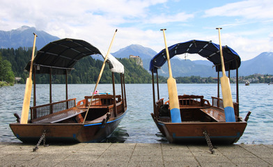 Naklejka na ściany i meble Le barche sul lago di Bled