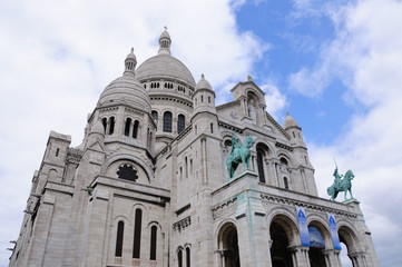 Fototapeta na wymiar Basilique du Sacré-Cœur - Paris, France